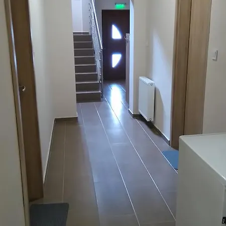 Bed and breakfast Toldi Panzio Es Etterem Kozarmisleny