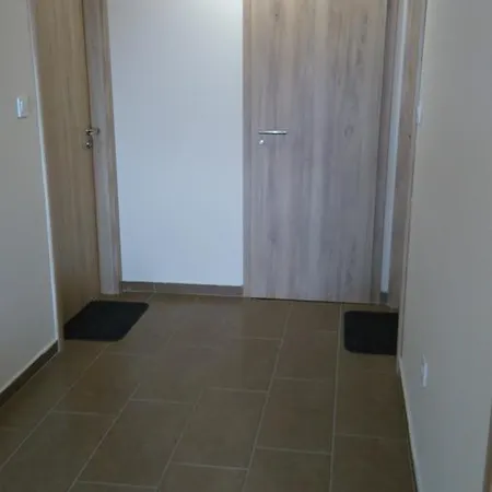 Bed and breakfast Toldi Panzio Es Etterem Kozarmisleny