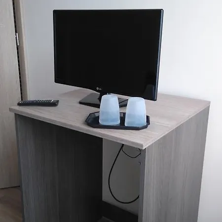 Toldi Panzio Es Etterem Bed and breakfast